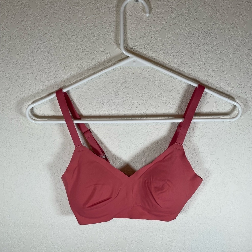 Aerie Wireless Women's Pink Bra - Picture 2 of 6